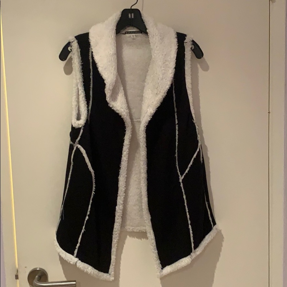 PJ Salvage super soft vest. Never worn. XS.